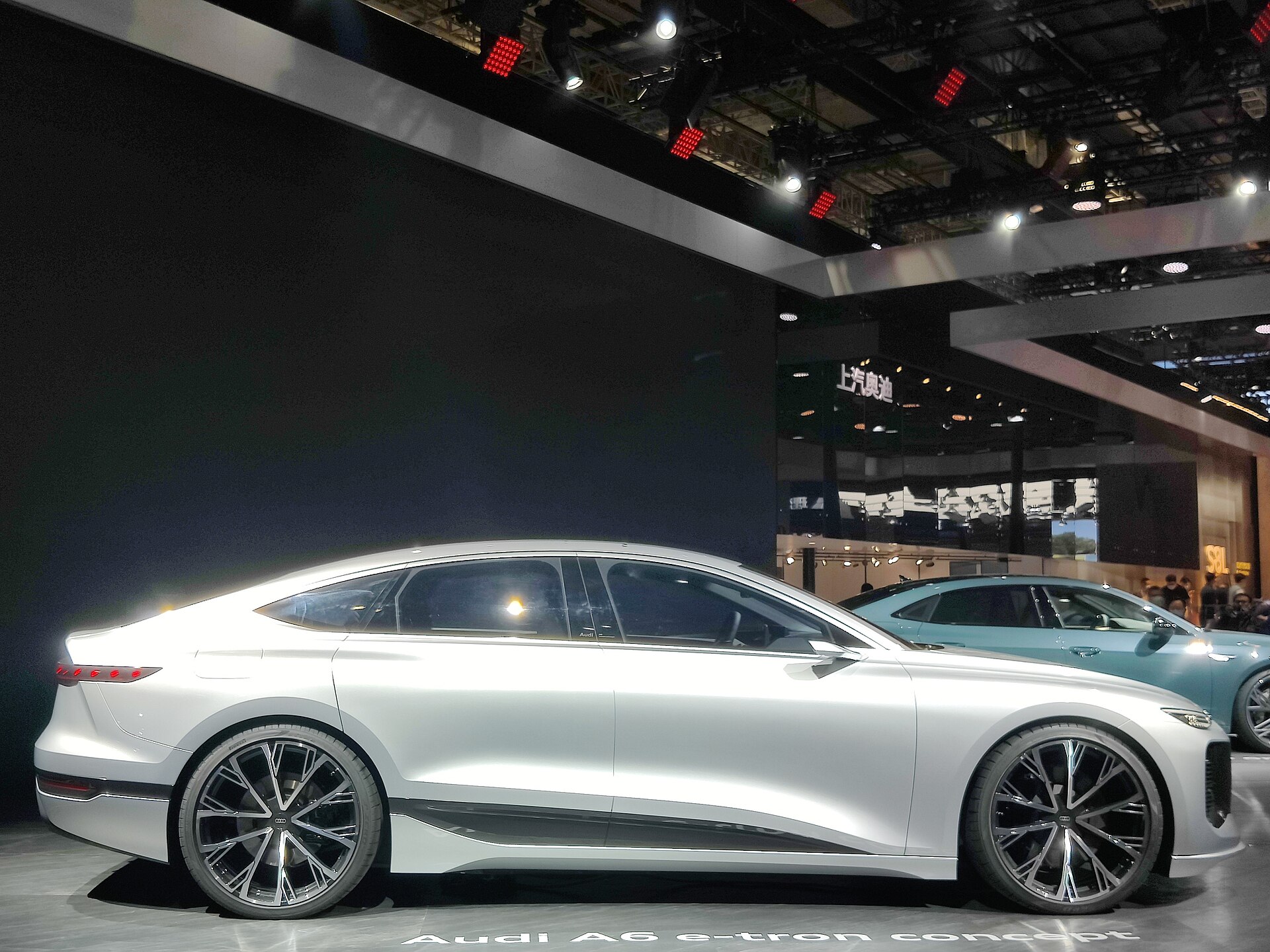 Audi A6 e-tron concept zijaanzicht